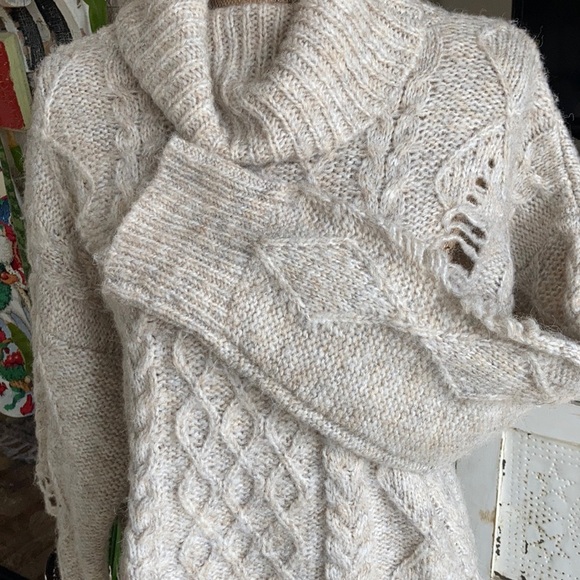 Forever 21 cowl neck raw hem distressed sweater - Picture 7 of 14